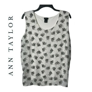 1488. ANN TAYLOR FACTORY SLEEVELESS TOP SIZE LARGE WHITE WITH‎ GREEN TROPICAL